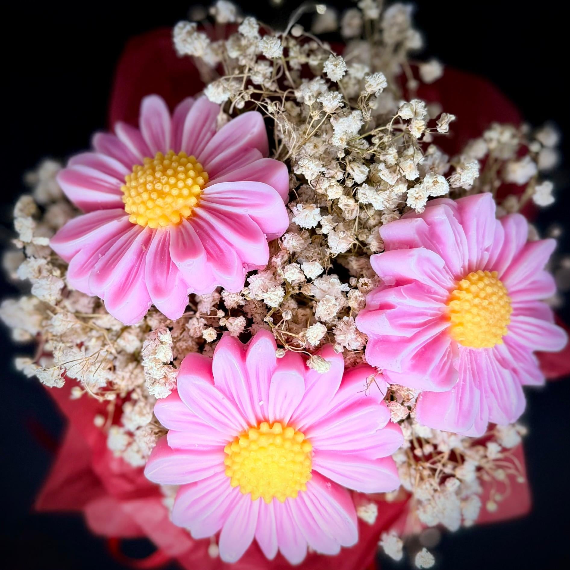 Always Blooming - Aranjament flori uscate si 3 Margarete din ceară