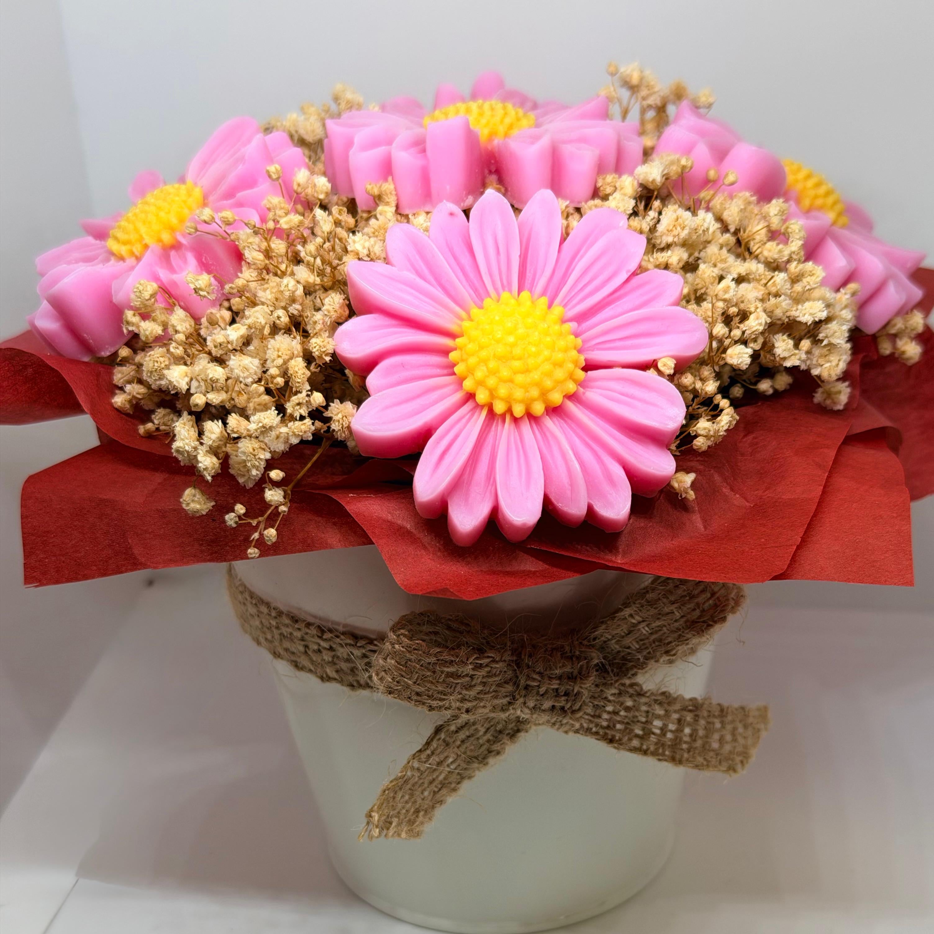 Always Blooming - Aranjament flori uscate si 5 Margarete din ceară